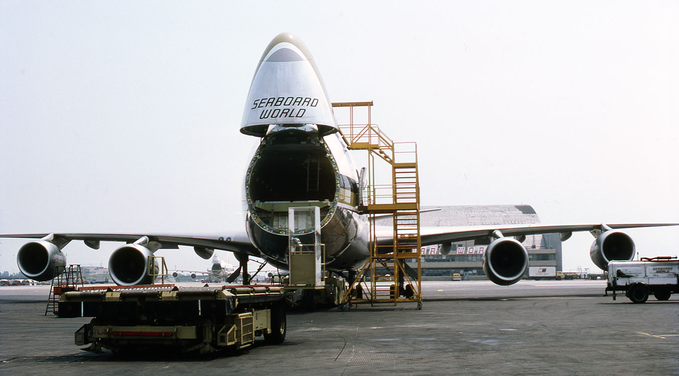 b747_ladder_1.jpg